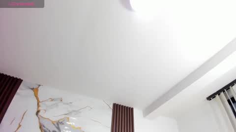 Snapshot of cristalwalker__ chatting on June 9, 10:38 am cristal walker online show from June 9, 10:38 am