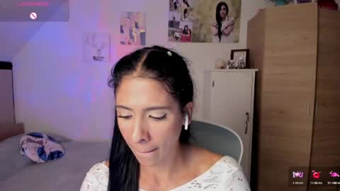 Snapshot of cristamunez chatting on April 21, 2:51 am veronika online show from April 21, 2:51 am