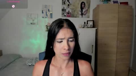 Snapshot of cristamunez chatting on April 28, 2:38 am veronika online show from April 28, 2:38 am