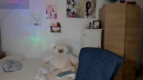 Snapshot of cristamunez chatting on April 29, 3:10 am veronika online show from April 29, 3:10 am