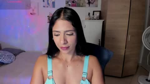 Snapshot of cristamunez chatting on May 14, 1:01 am veronika online show from May 14, 1:01 am