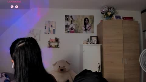 Snapshot of cristamunez chatting on May 20, 2:07 am veronika online show from May 20, 2:07 am