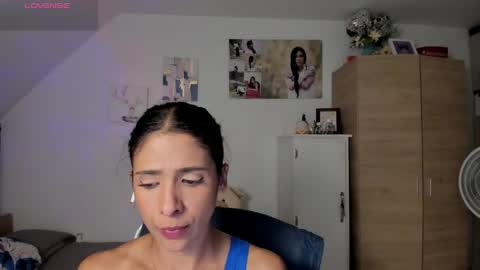 Snapshot of cristamunez chatting on May 26, 2:51 am veronika online show from May 26, 2:51 am