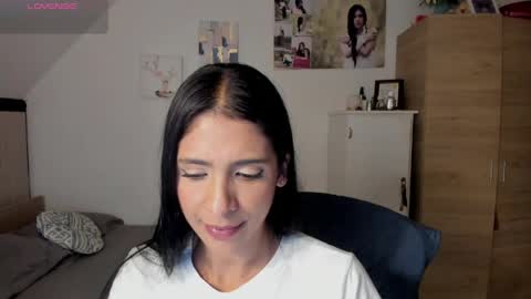 Snapshot of cristamunez chatting on May 29, 2:42 am veronika online show from May 29, 2:42 am