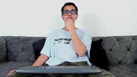 cristian_suarezz_ online show from October 14, 8:53 pm
