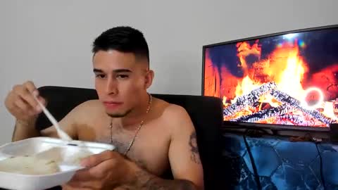Snapshot of cristiand20 chatting on January 6, 2:14 pm Cristian online show from January 6, 2:14 pm