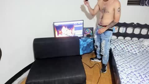 Snapshot of cristiand20 chatting on January 9, 1:29 am Cristian online show from January 9, 1:29 am