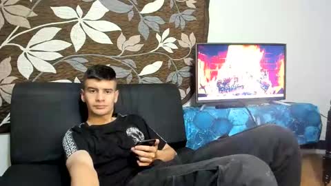 Snapshot of cristiand20 chatting on January 10, 8:07 am Cristian online show from January 10, 8:07 am