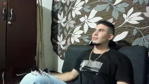 Snapshot of cristiand20 chatting on January 19, 4:12 am Cristian online show from January 19, 4:12 am