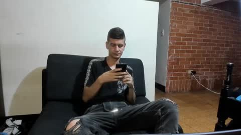 Snapshot of cristiand20 chatting on February 21, 2:17 am Cristian online show from February 21, 2:17 am