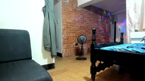 Snapshot of cristiand20 chatting on February 22, 7:12 am Cristian online show from February 22, 7:12 am