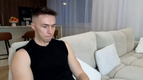 Snapshot of cristianovilla chatting on March 7, 4:55 pm CristianoHailey online show from March 7, 4:55 pm