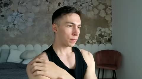 Snapshot of cristianovilla chatting on May 17, 4:25 pm CristianoHailey online show from May 17, 4:25 pm