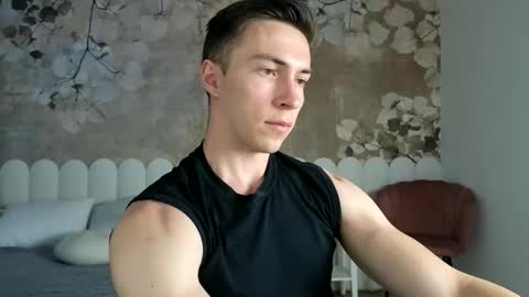 Snapshot of cristianovilla chatting on June 1, 5:58 pm CristianoHailey online show from June 1, 5:58 pm