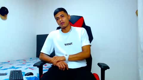 Snapshot of cristiantayron chatting on April 27, 11:36 pm cristian online show from April 27, 11:36 pm