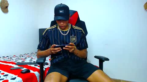 Snapshot of cristiantayron chatting on May 6, 7:13 am cristian online show from May 6, 7:13 am