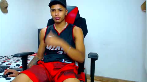 Snapshot of cristiantayron chatting on May 8, 7:57 am cristian online show from May 8, 7:57 am