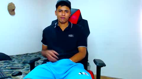 Snapshot of cristiantayron chatting on May 9, 10:15 pm cristian online show from May 9, 10:15 pm