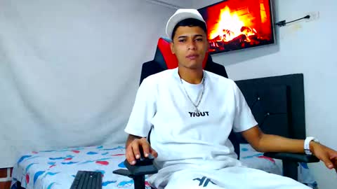 Snapshot of cristiantayron chatting on May 23, 7:24 am cristian online show from May 23, 7:24 am
