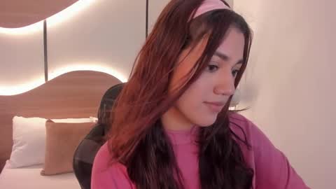 Snapshot of cristin_collins chatting on March 14, 9:09 pm C R I S T I N online show from March 14, 9:09 pm