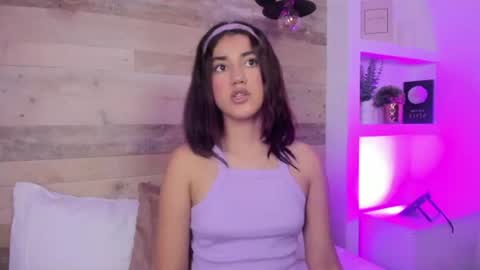 Snapshot of cristin_collins chatting on July 28, 2:40 am C R I S T I N online show from July 28, 2:40 am