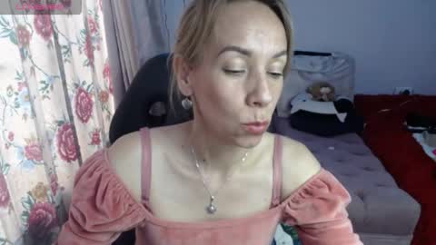 cristina online show from March 19, 9:19 pm