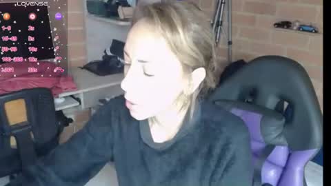 Snapshot of cristin_doll chatting on July 11, 7:16 pm cristina online show from July 11, 7:16 pm