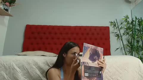Snapshot of cristina_aznar chatting on April 30, 1:39 pm Cris online show from April 30, 1:39 pm
