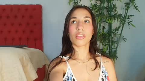 Snapshot of cristina_aznar chatting on May 20, 7:20 pm Cris online show from May 20, 7:20 pm