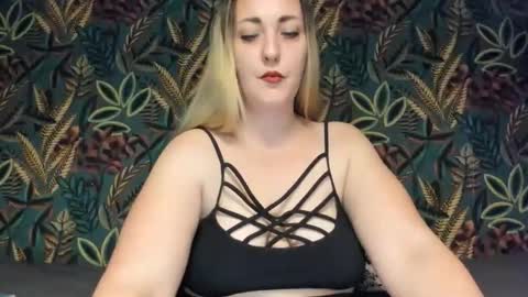 Snapshot of cristinnna chatting on January 14, 4:34 pm Cristina online show from January 14, 4:34 pm