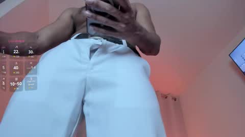 Snapshot of criston_monrrone chatting on November 11, 3:50 am Criston online show from November 11, 3:50 am