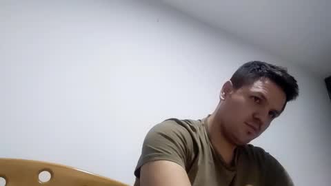 Snapshot of cristopher3042 chatting on January 7, 3:46 am cristopher3042 online show from January 7, 3:46 am