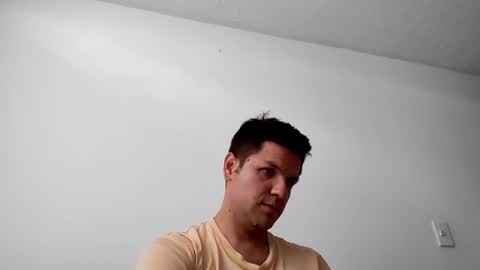 Snapshot of cristopher3042 chatting on February 26, 8:00 pm cristopher3042 online show from February 26, 8:00 pm