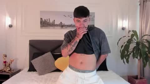 Snapshot of cristopher_strong chatting on May 1, 1:26 pm Cristopher online show from May 1, 1:26 pm