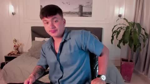 Snapshot of cristopher_strong chatting on May 5, 12:46 pm Cristopher online show from May 5, 12:46 pm