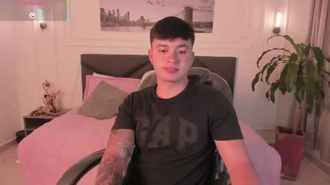 Snapshot of cristopher_strong chatting on May 6, 11:48 am Cristopher online show from May 6, 11:48 am