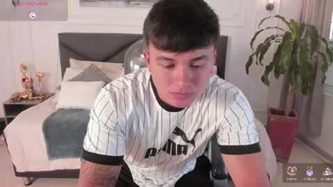 Snapshot of cristopher_strong chatting on May 9, 1:16 pm Cristopher online show from May 9, 1:16 pm