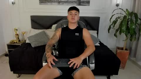 Snapshot of cristopher_strong chatting on May 13, 11:18 am Cristopher online show from May 13, 11:18 am