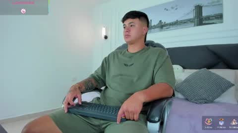 Snapshot of cristopher_strong chatting on May 14, 12:45 pm Cristopher online show from May 14, 12:45 pm