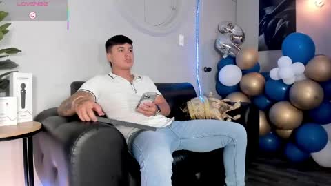 Snapshot of cristopher_strong chatting on May 22, 1:06 pm Cristopher online show from May 22, 1:06 pm