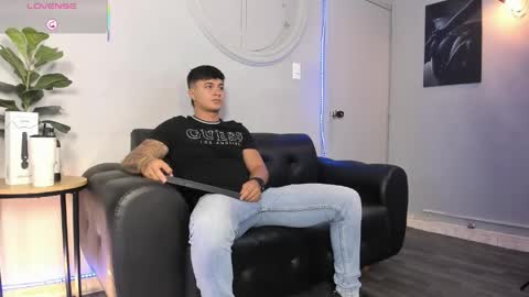 Snapshot of cristopher_strong chatting on May 26, 12:45 pm Cristopher online show from May 26, 12:45 pm
