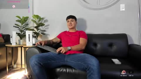 Snapshot of cristopher_strong chatting on June 3, 1:46 pm Cristopher online show from June 3, 1:46 pm