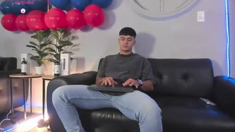 Snapshot of cristopher_strong chatting on June 9, 2:17 pm Cristopher online show from June 9, 2:17 pm