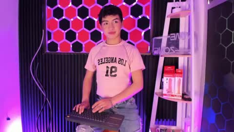 Snapshot of cristopher_wild chatting on April 24, 9:06 pm Cristopher online show from April 24, 9:06 pm