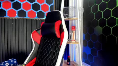 Snapshot of cristopher_wild chatting on May 5, 8:39 pm Cristopher online show from May 5, 8:39 pm