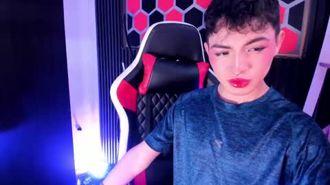 Snapshot of cristopher_wild chatting on May 28, 9:12 pm Cristopher online show from May 28, 9:12 pm