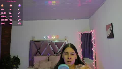 Snapshot of cristy_tay chatting on April 8, 11:43 am cristy_tay online show from April 8, 11:43 am