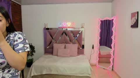 Snapshot of cristy_tay chatting on April 11, 11:36 am cristy_tay online show from April 11, 11:36 am