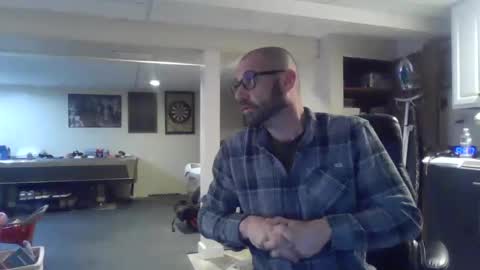 Snapshot of crm400 chatting on April 26, 1:47 am billybasement online show from April 26, 1:47 am