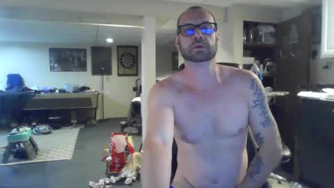 Snapshot of crm400 chatting on June 22, 3:25 am billybasement online show from June 22, 3:25 am